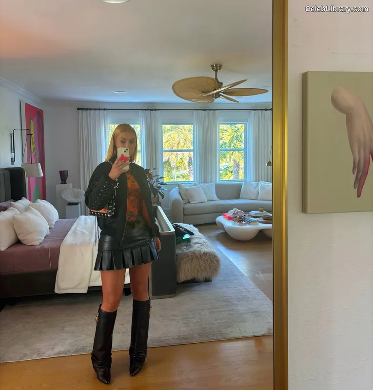 Iggy Azalea photo 17 of 757