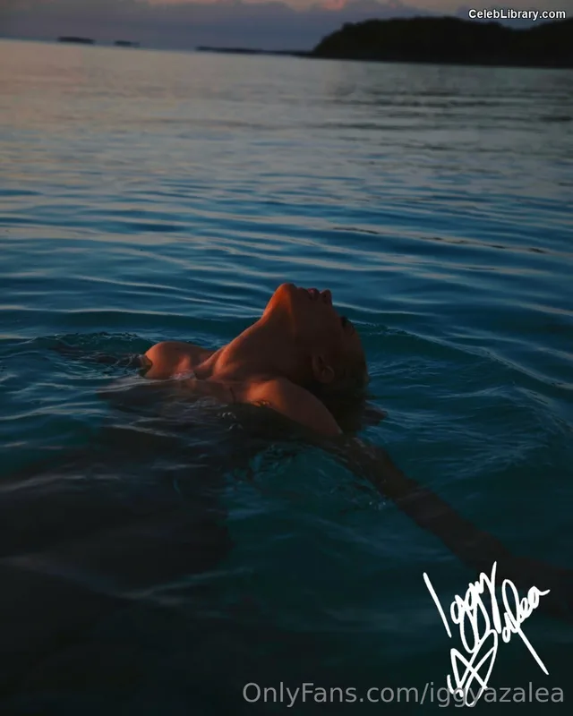 Iggy Azalea photo 16 of 757