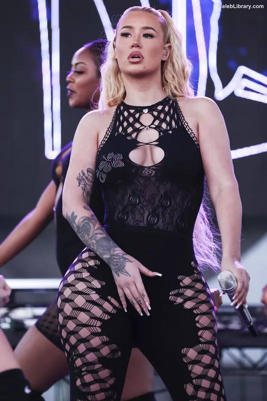 Iggy Azalea photo 9 of 757