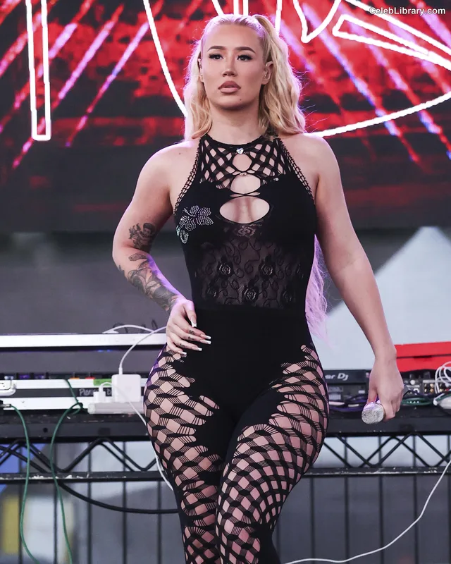 Iggy Azalea photo 14 of 757