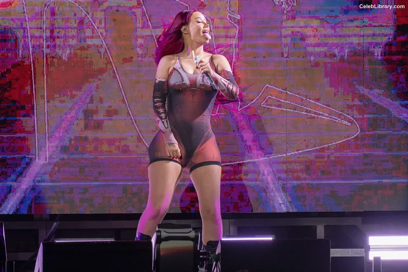 Iggy Azalea photo 19 of 757