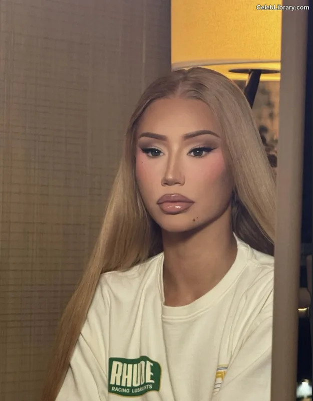 Iggy Azalea photo 9 of 757