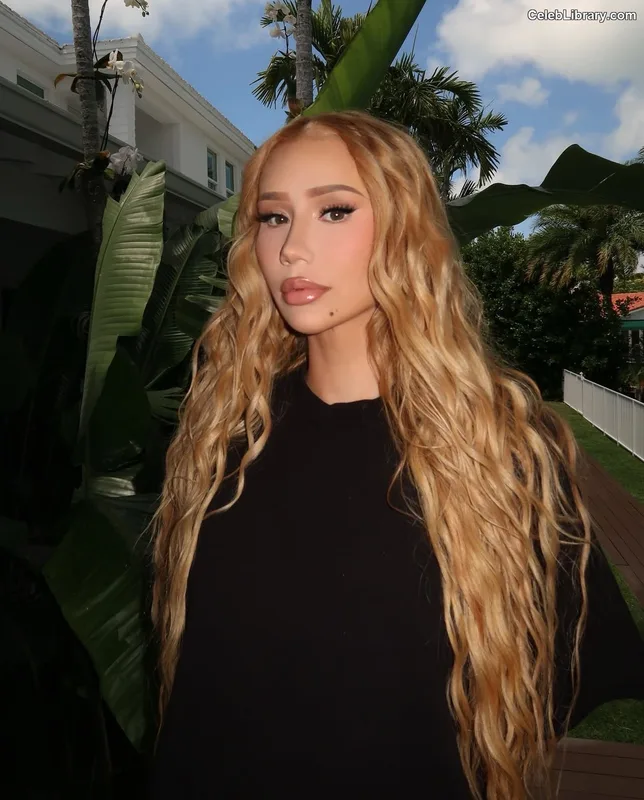 Iggy Azalea photo 18 of 757
