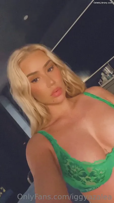 Iggy Azalea photo 5 of 757