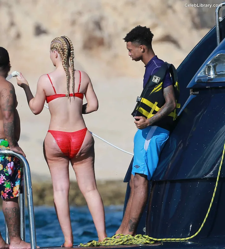 Iggy Azalea photo 24 of 757
