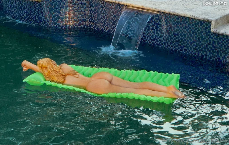 Iggy Azalea photo 5 of 757