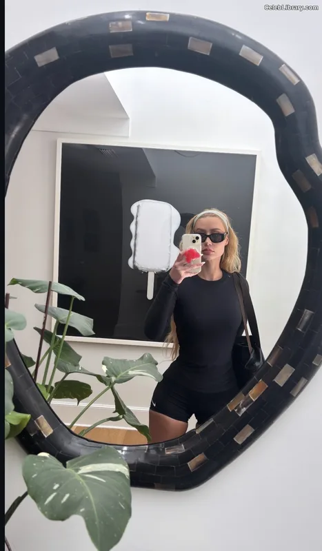 Iggy Azalea photo 22 of 757