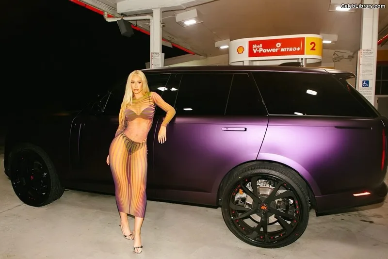 Iggy Azalea photo 5 of 757