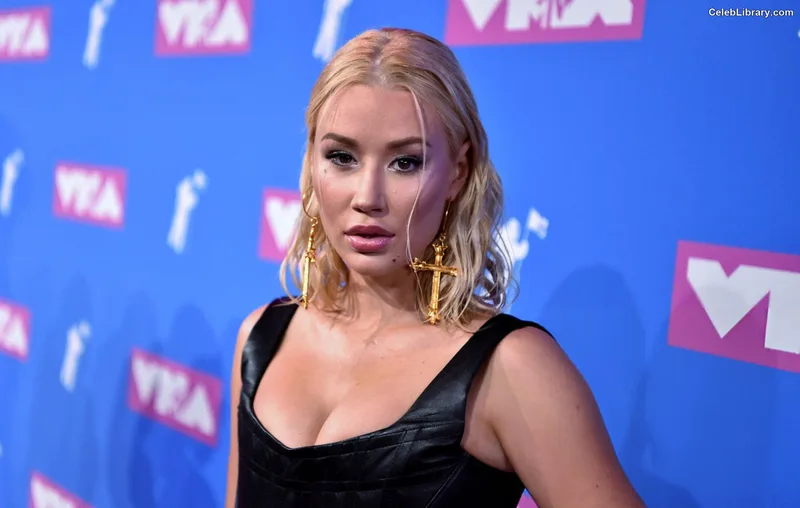 Iggy Azalea photo 2 of 757