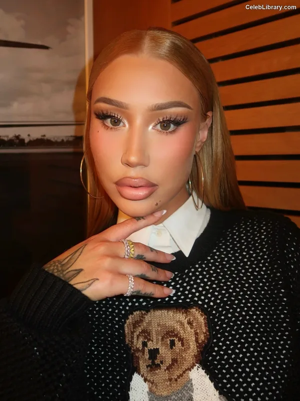 Iggy Azalea photo 8 of 757