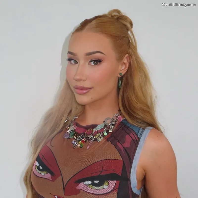 Iggy Azalea photo 10 of 757