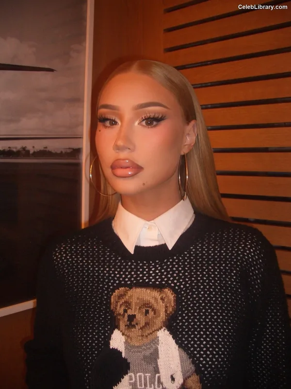 Iggy Azalea photo 13 of 757