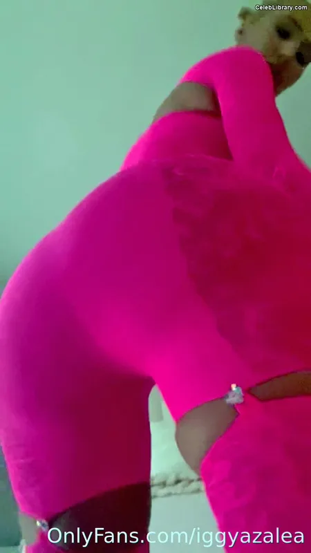 Iggy Azalea photo 3 of 757