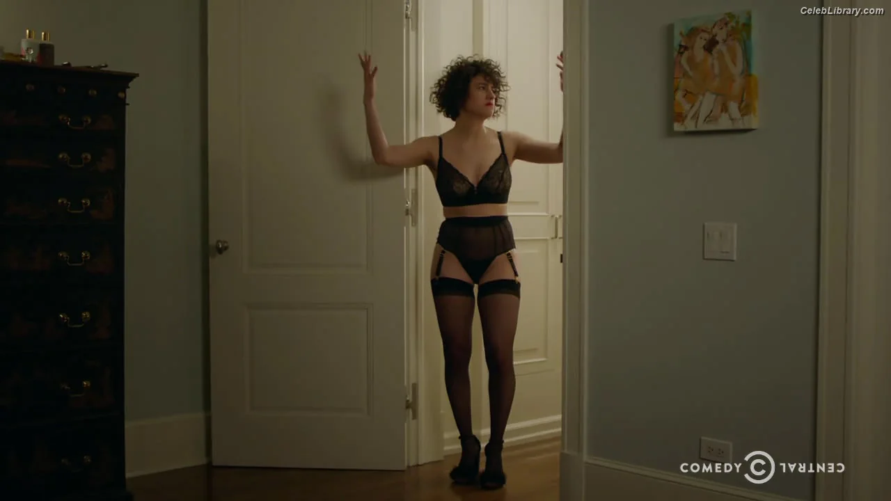 Ilana Glazer photo 17 of 44