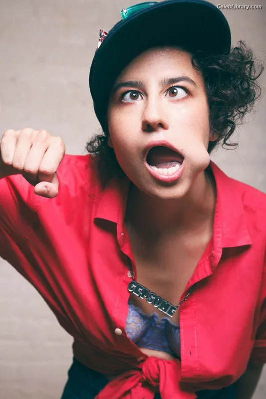 Ilana Glazer photo 21 of 45