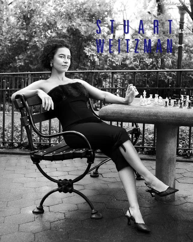Ilana Glazer photo 8 of 45