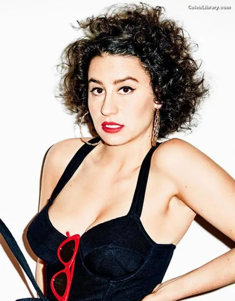 Ilana Glazer photo 10 of 45