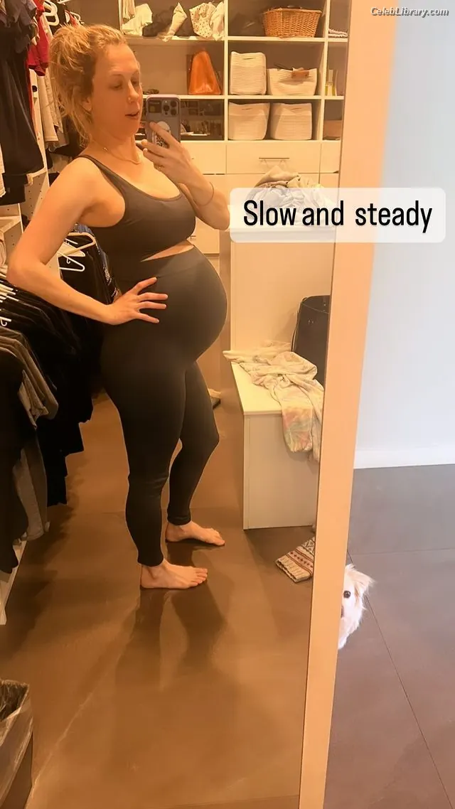 Iliza Shlesinger photo 14 of 91