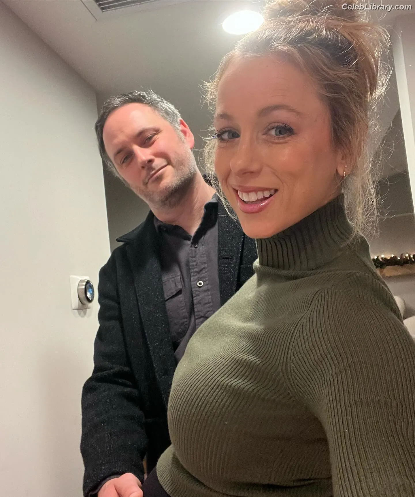 Iliza Shlesinger photo 18 of 91