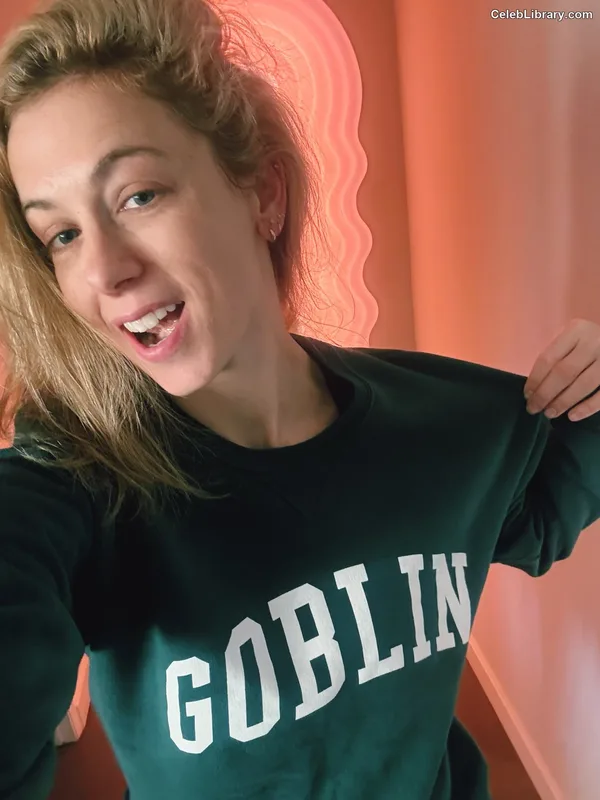 Iliza Shlesinger photo 19 of 92