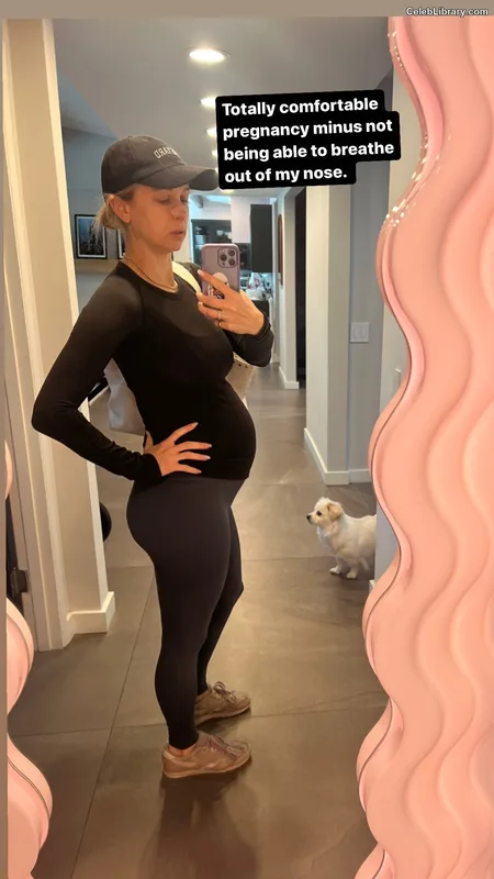 Iliza Shlesinger photo 24 of 92