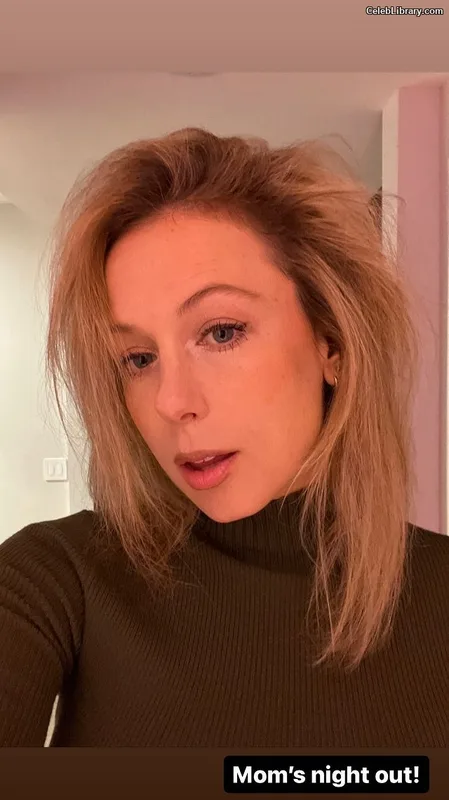 Iliza Shlesinger photo 3 of 92