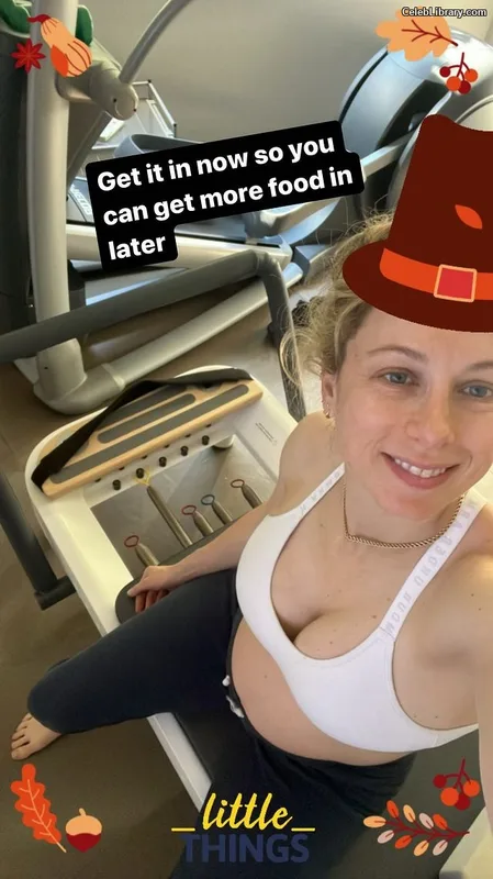 Iliza Shlesinger photo 10 of 92