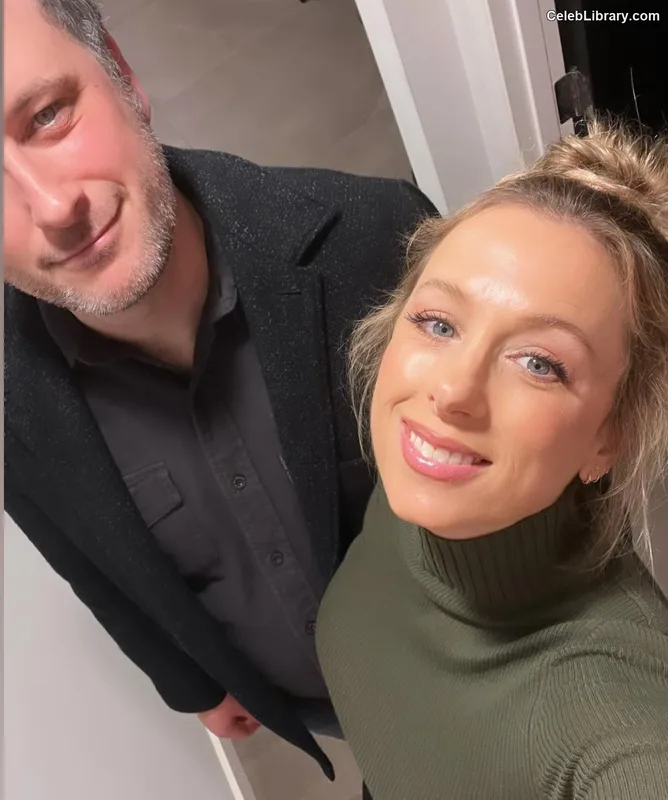Iliza Shlesinger photo 19 of 92