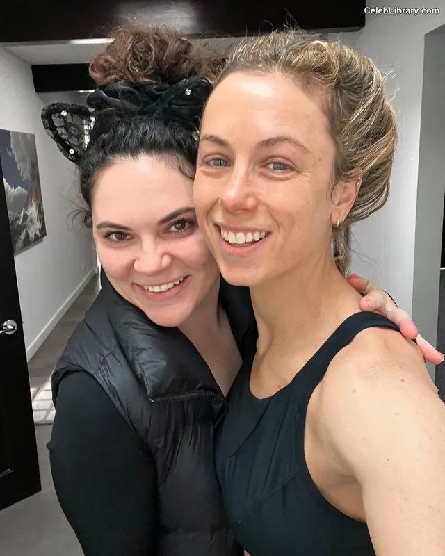 Iliza Shlesinger photo 4 of 92