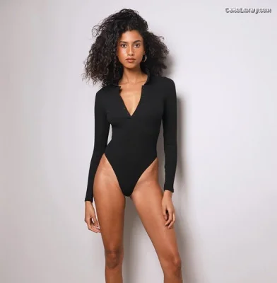 Imaan Hammam photo 23 of 57