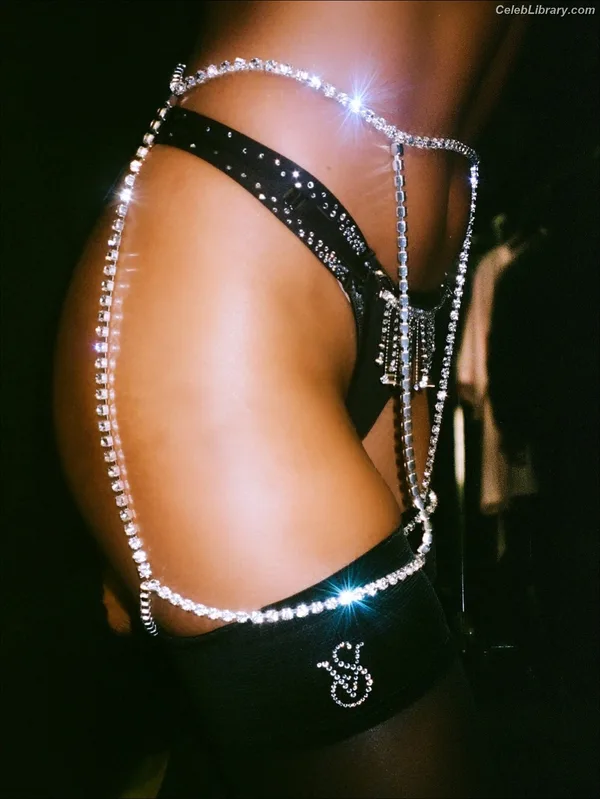 Imaan Hammam photo 3 of 58