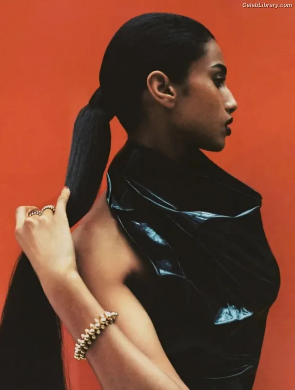 Imaan Hammam photo 13 of 58