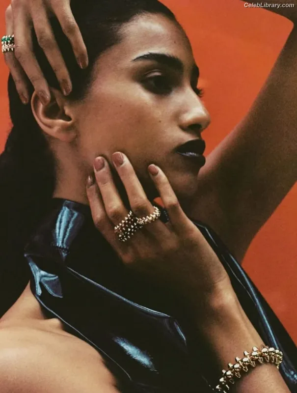 Imaan Hammam photo 14 of 58