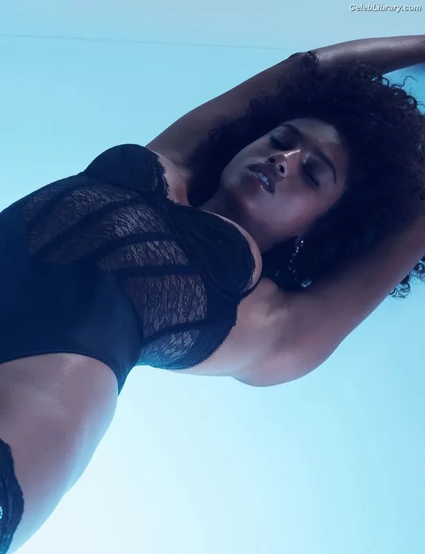 Imaan Hammam photo 18 of 58