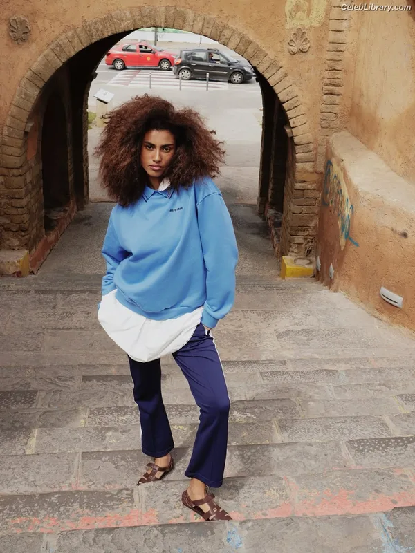 Imaan Hammam photo 2 of 58