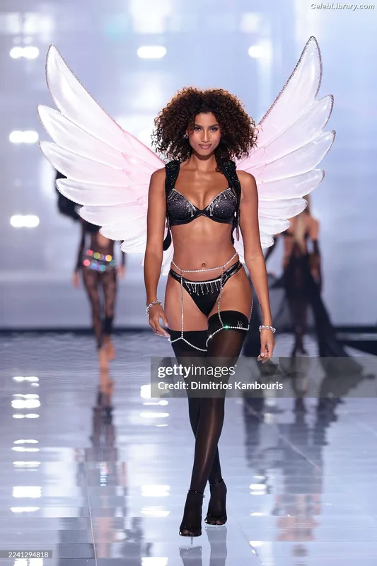 Imaan Hammam photo 10 of 58