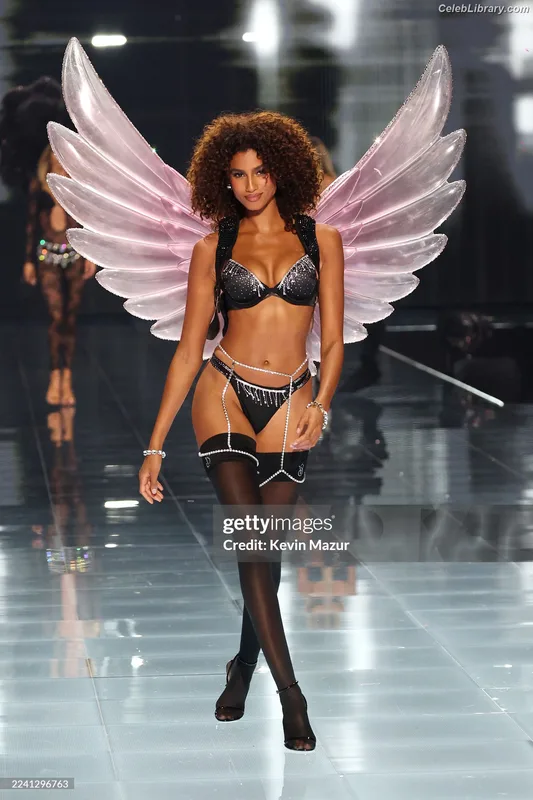 Imaan Hammam photo 12 of 58