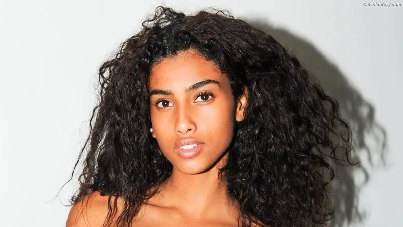 Imaan Hammam photo 24 of 58