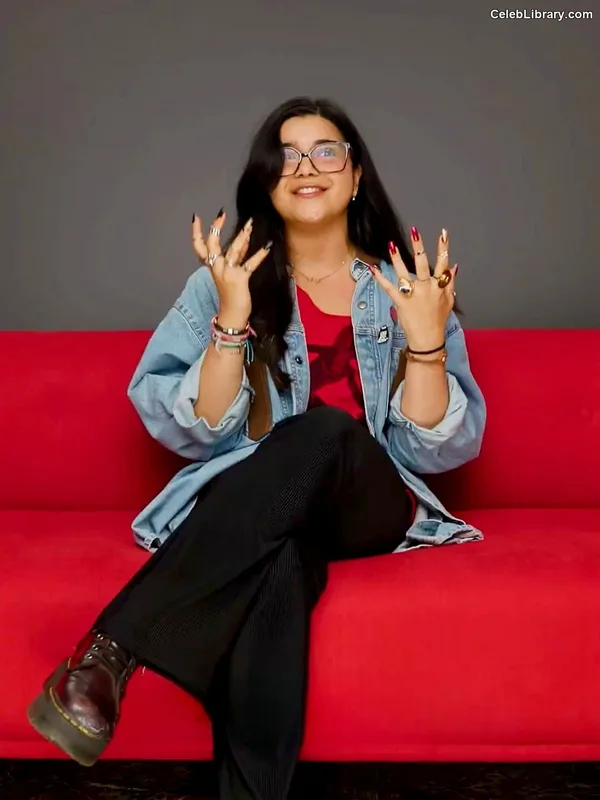 Iman Vellani photo 4 of 334