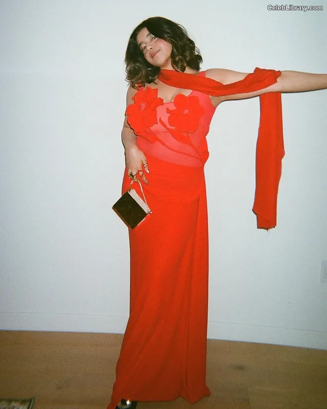 Iman Vellani photo 4 of 334