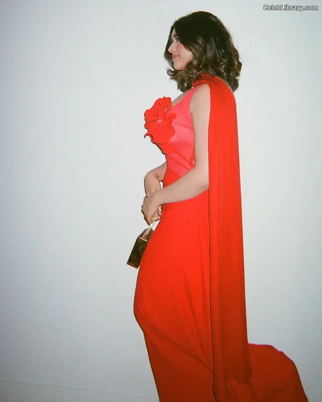 Iman Vellani photo 6 of 334