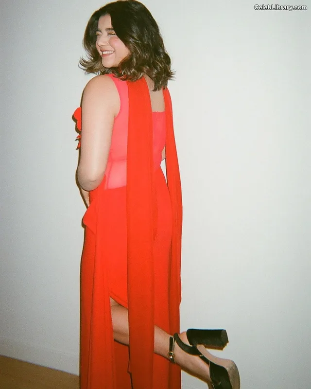 Iman Vellani photo 7 of 334