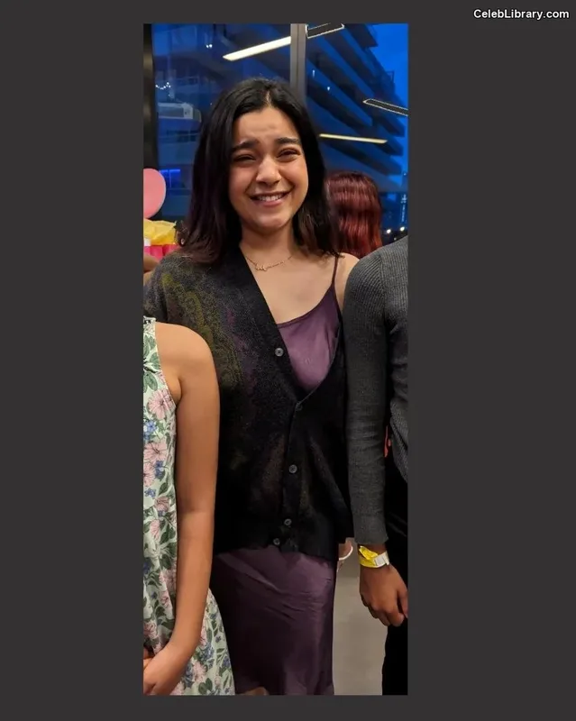 Iman Vellani photo 17 of 334