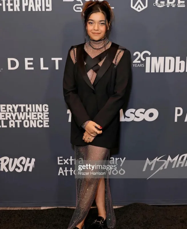 Iman Vellani photo 20 of 334