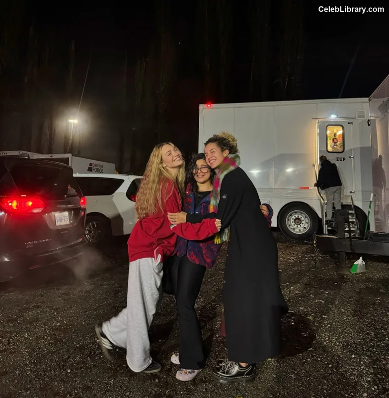 Iman Vellani photo 9 of 334