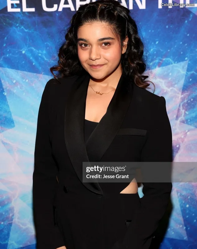 Iman Vellani photo 13 of 334