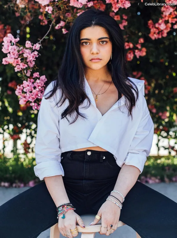 Iman Vellani photo 23 of 334