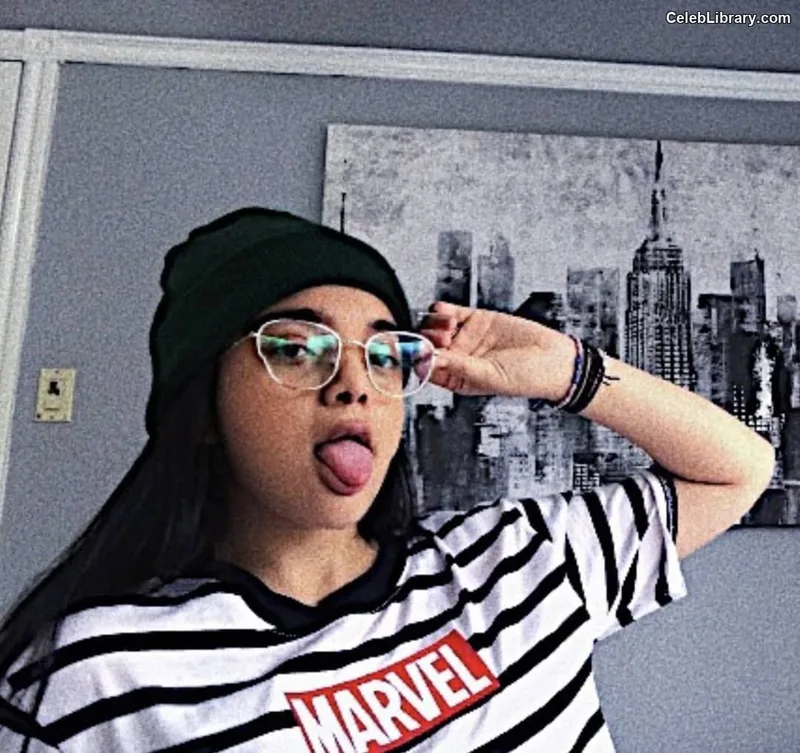 Iman Vellani photo 12 of 334
