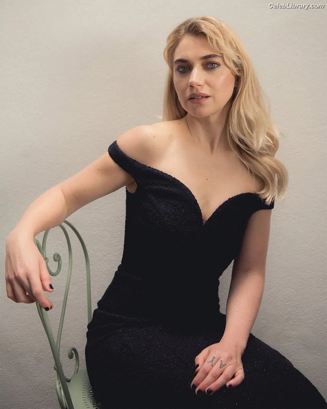 Imogen Poots photo 5 of 209