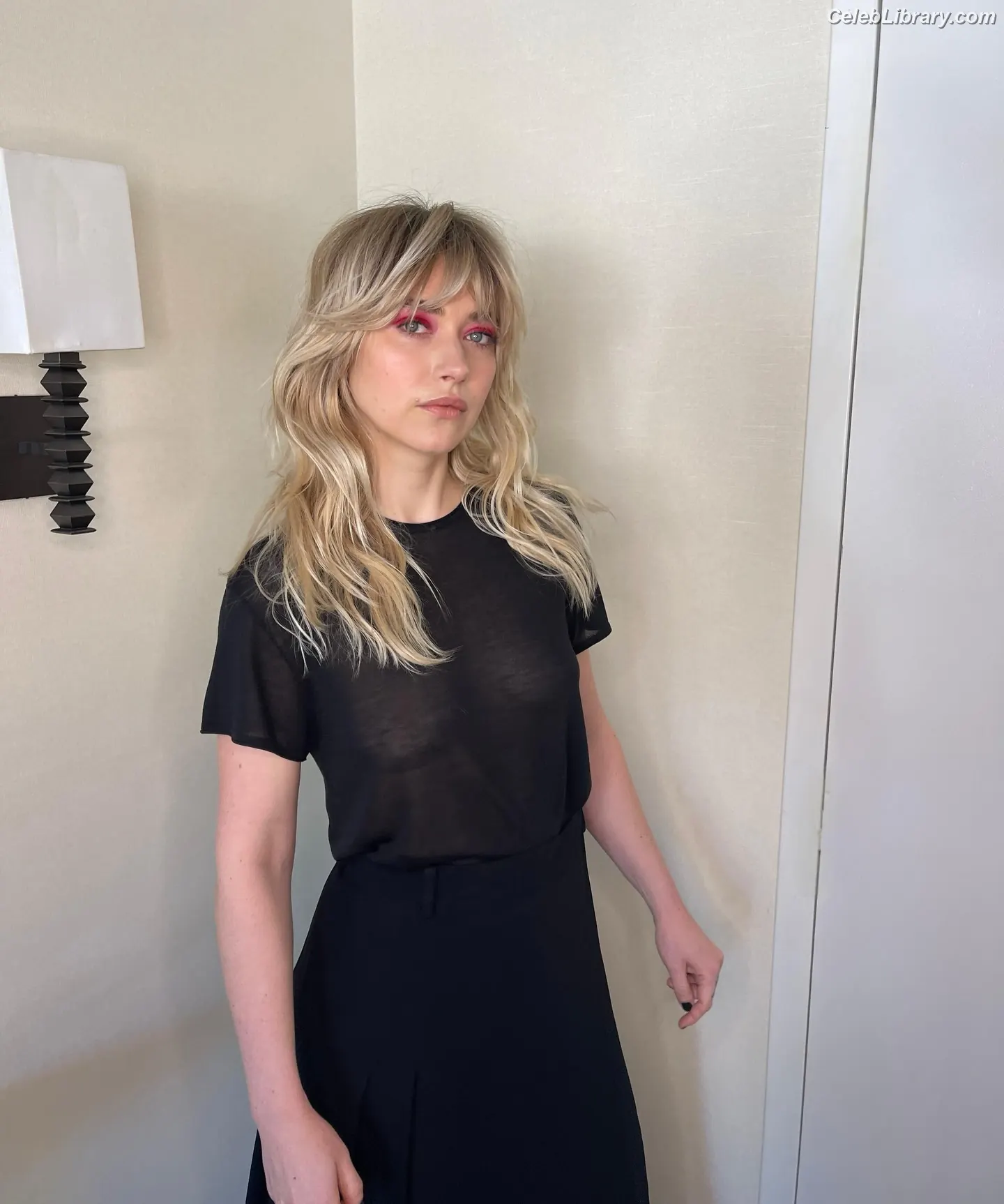 Imogen Poots photo 5 of 209